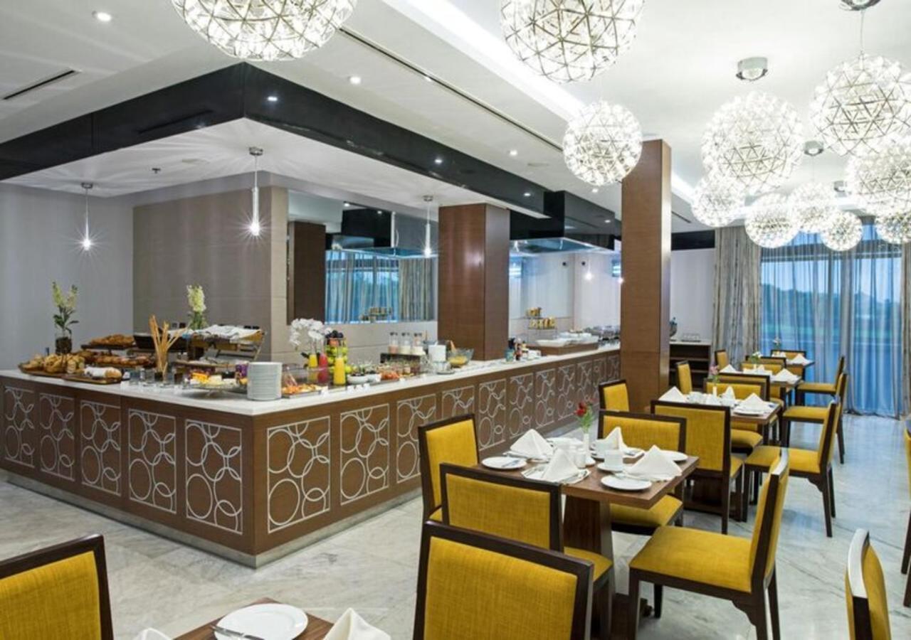 The Envoy Hotel 아부자 외부 사진