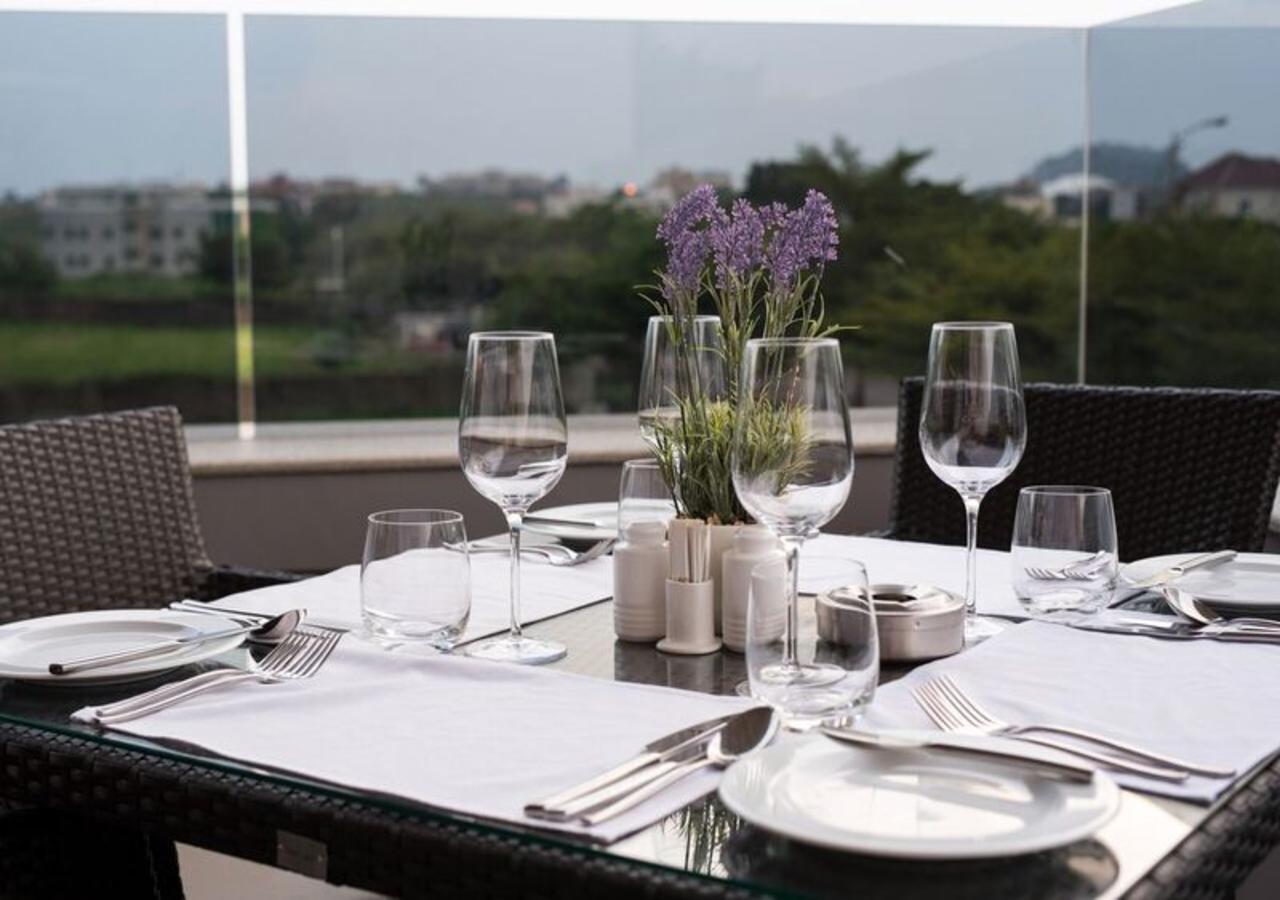 The Envoy Hotel 아부자 외부 사진