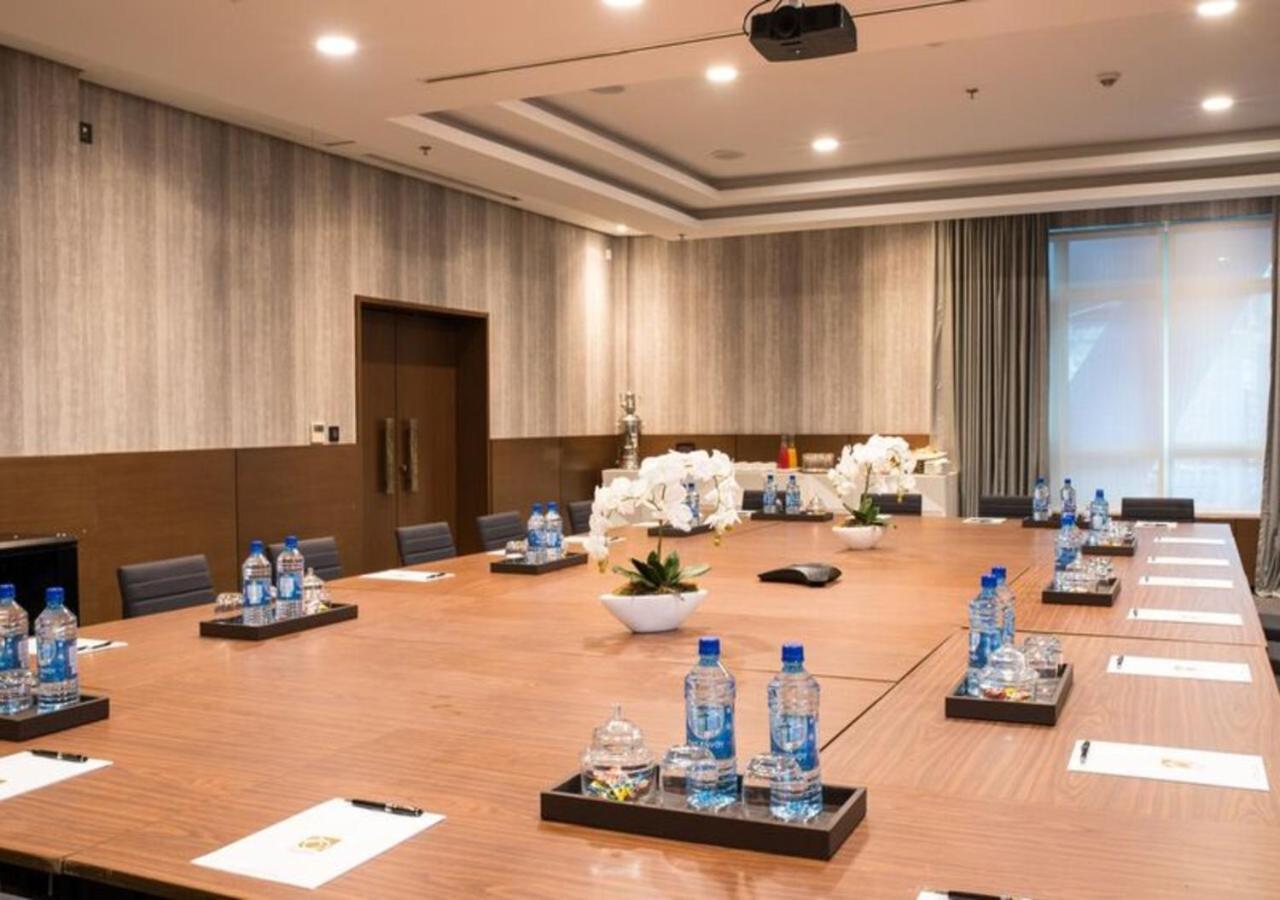 The Envoy Hotel 아부자 외부 사진