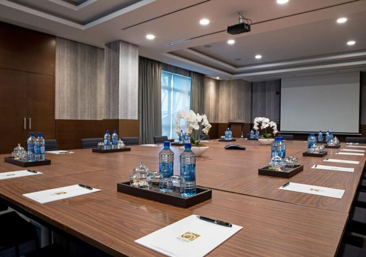 The Envoy Hotel 아부자 외부 사진